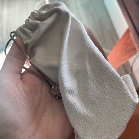 TORY BURCH CAT EYE SUNGLASSES GREAT CONDITION - Picture 9 of 12